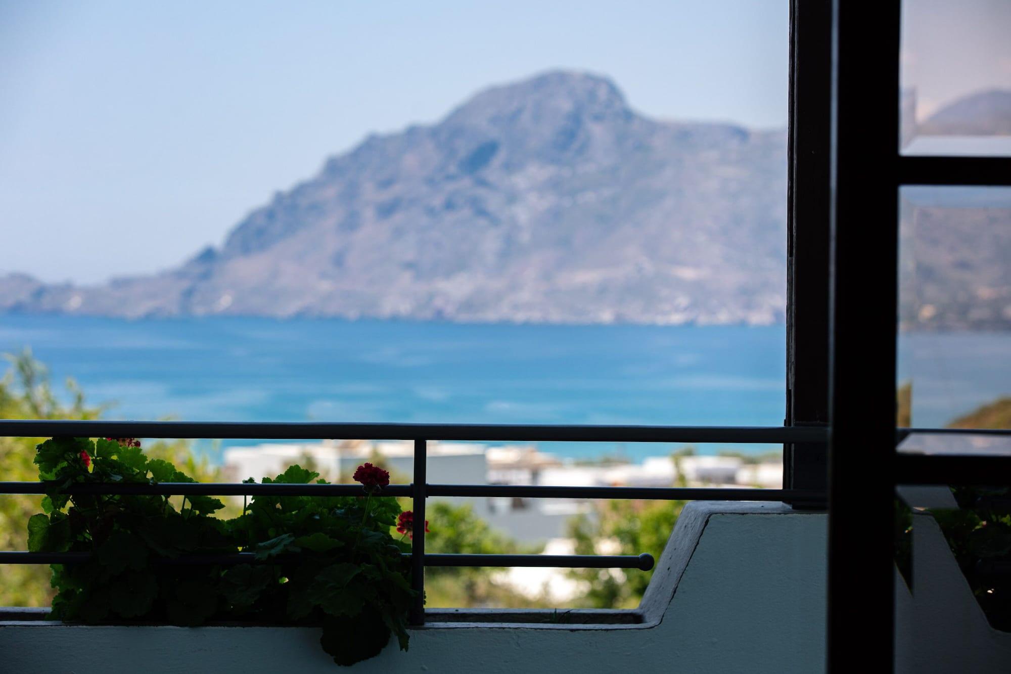 Anthos Aparthotel 2*